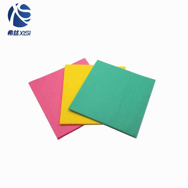 Nonwoven cleaning cloth